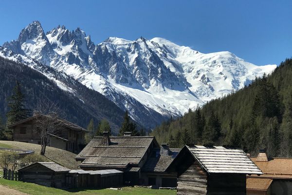 Le mont Blanc. Pour beaucoup, un but ultime à atteindre. 
Mais dans quelles conditions ?