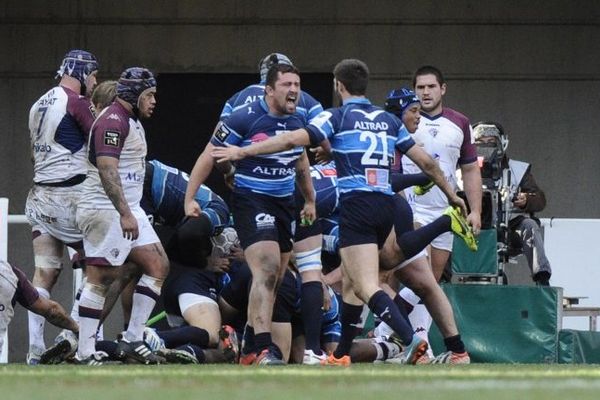 Les joueurs du MHR célèbrent l'un de leurs trois essais lors de leur belle victoire face à Bordeaux-Bègles - 31 janvier 2015