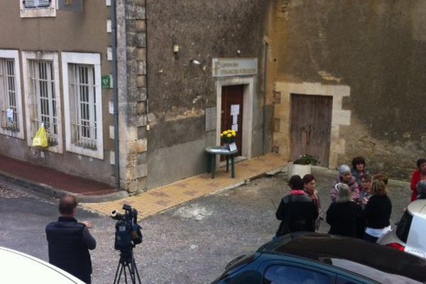 La petite trésorerie de Saint-Claud où le maire de la ville s'est enfermé.