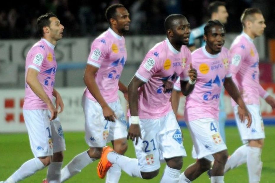 Football - Ligue 1. Après Le PSG, Evian-Thonon-Gaillard Fait Chuter L ...