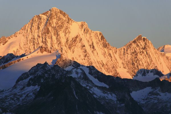 Le Lauteraarhorn, en Suisse, dont le sommet culmine à plus de 4 000 mètres. (Illustration)