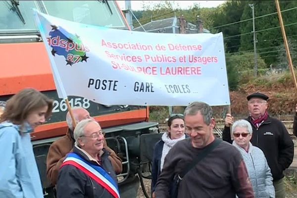 Manifestation en gare de Saint-Sulpice-Laurière le 27/10/18