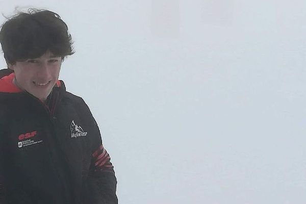 Sacha ARABADZIC, né le 2 Août 2000 à Saint-Martin d’Hères, a disparu jeudi 31 janvier entre l'Alpe d'Huez et Oz-en-Oisans