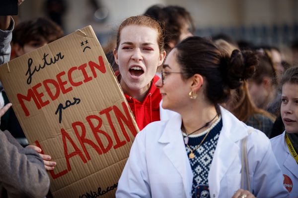 Depuis plusieurs années, les étudiants en médecine manifestent pour de meilleures conditions de travail. Image d'illustration.