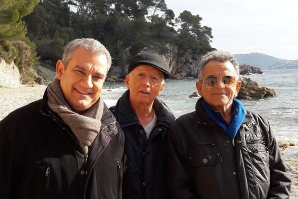 Marcel Industri et Guy Hugou avec Frédéric Soulié sur la plage de l’anse Magaud (83)