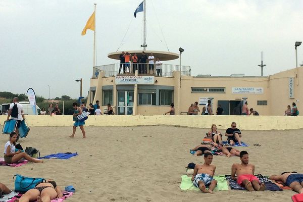 Agde (Hérault) - le poste de surveillance sur la plage de la Roquille - août 2017.