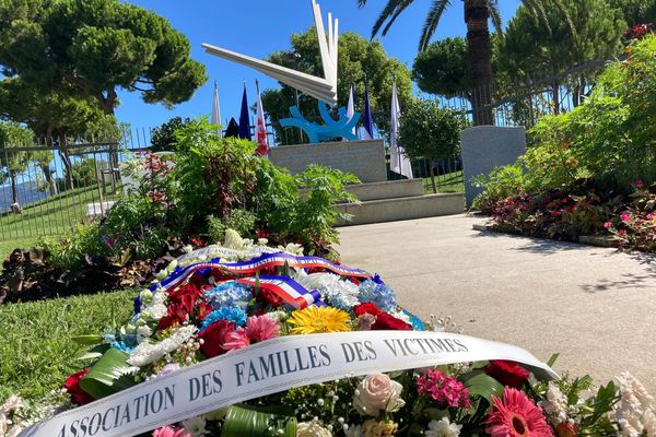 Chaque année, les commémorations à Nice et en Corse sont organisées avec les élus et les familles de victimes. Une gerbe a été déposée à Nice ce lundi 9 septembre.