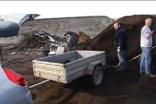 La distribution de compost est gratuite au Parc de Champagne