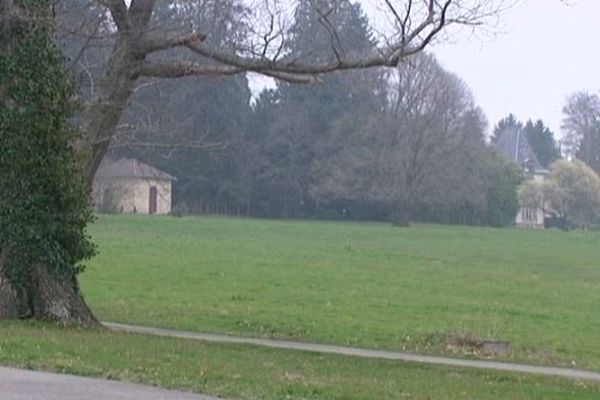 Siège de la Safer à Verneuil-sur-Vienne où l'agriculteur s'est présenté armé d'un fusil de chasse