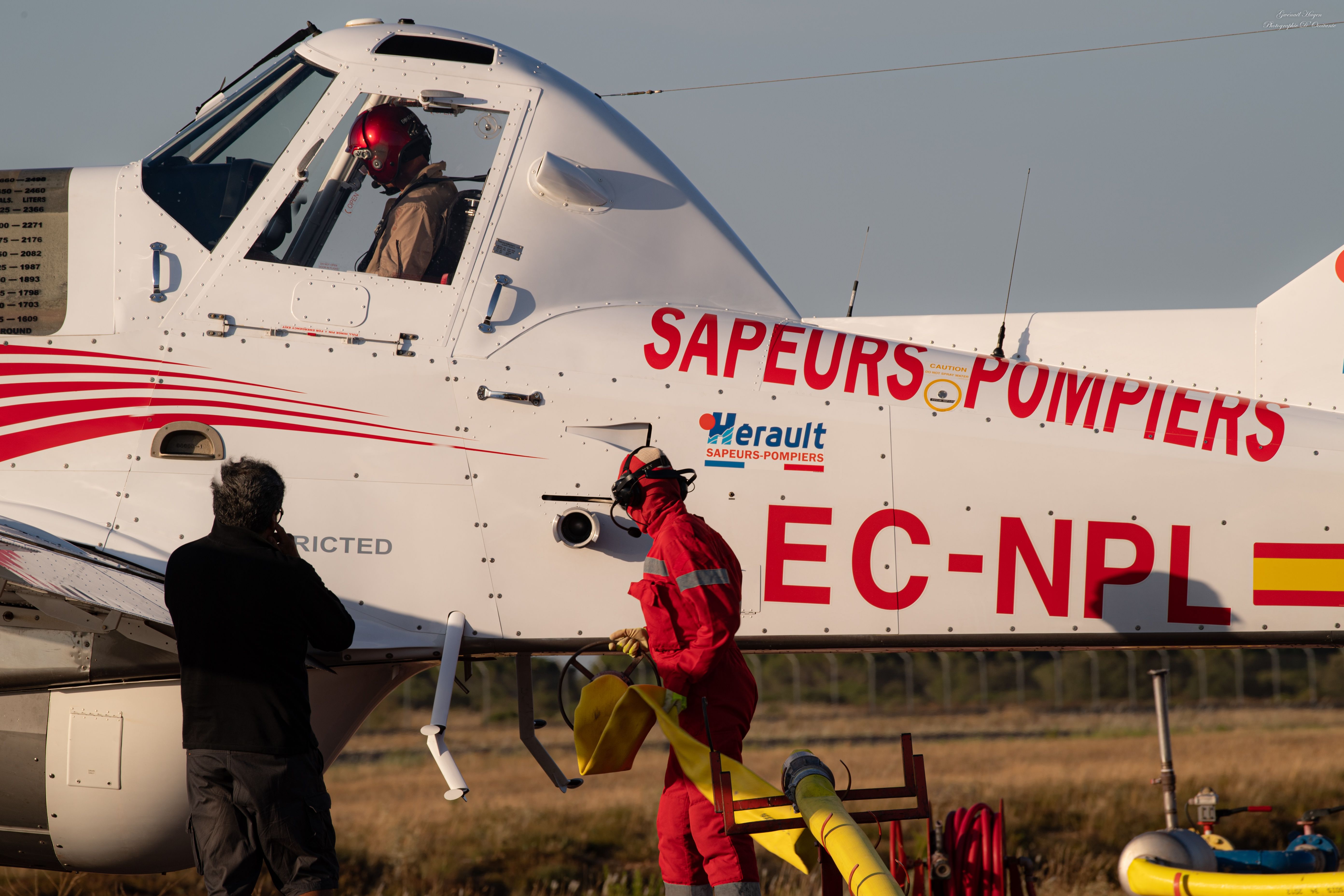 L'un des 4 avions d'Aria Firefighting, sur le tarmac du Pélicandrome de Béziers, dans l'Hérault.