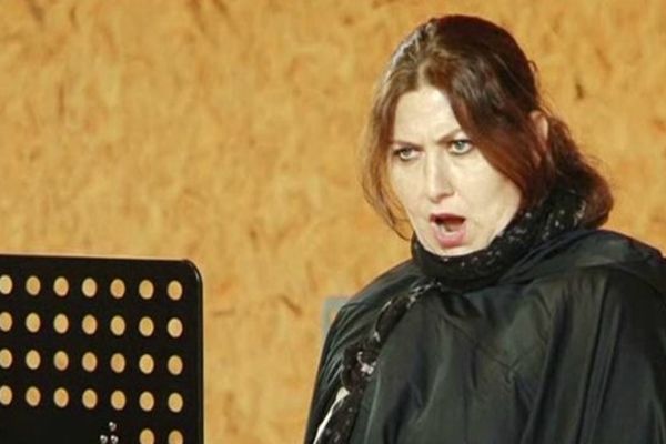 C'est la soprano italienne Anna Pirozzi, ici en répétition, qui interprétera le rôle d'Abigaille. 