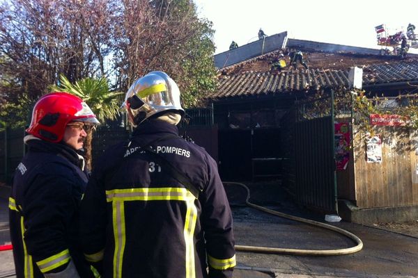 L'incendie a ravagé le complexe de discothèque du Ramier