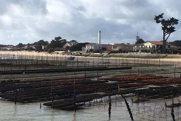 Si vous habitez à plus de 100 kilomètres du Cap-Ferret, vous n'avez pas le droit d'y réserver une location... jusqu'à nouvel ordre...