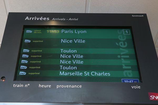 Trafic perturbé suite à la grève du personnel de la SNCF.