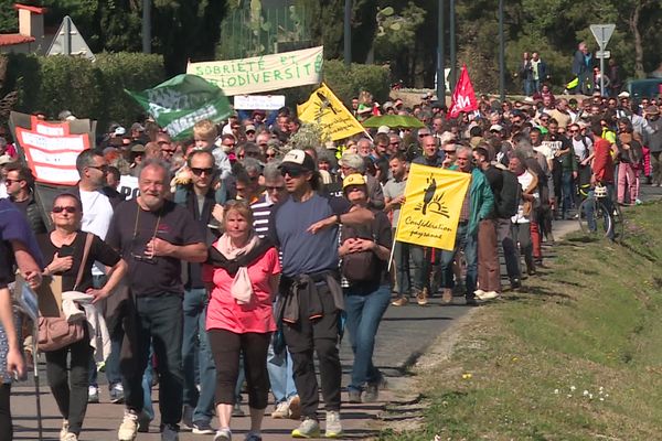 Plusieurs milliers de participants ont manifesté contre le projet de golf de Villeneuve-de-la-Raho ce samedi 16 mars 2023.