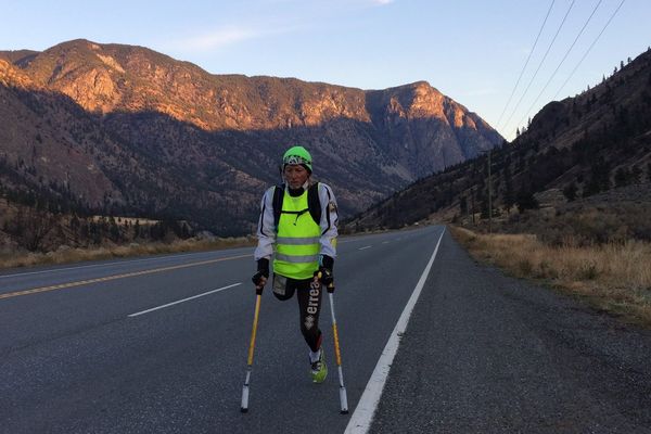 L'athlète unijambiste a parcouru plus de 7000 km pour traverser le Canada.