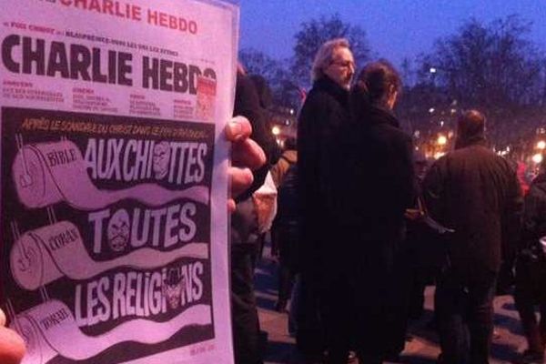 Rassemblement place de la République à Paris en hommage aux morts de Charlie-Hebdo