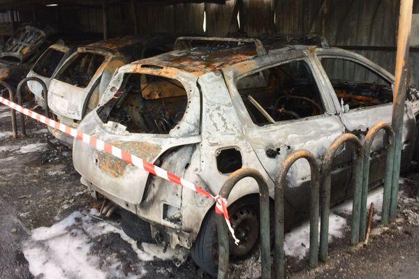 Voitures incendiées Boulevard de la Paix à Pau 