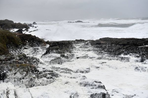 Tempête et mer agitée aux Sables-d'Olonne