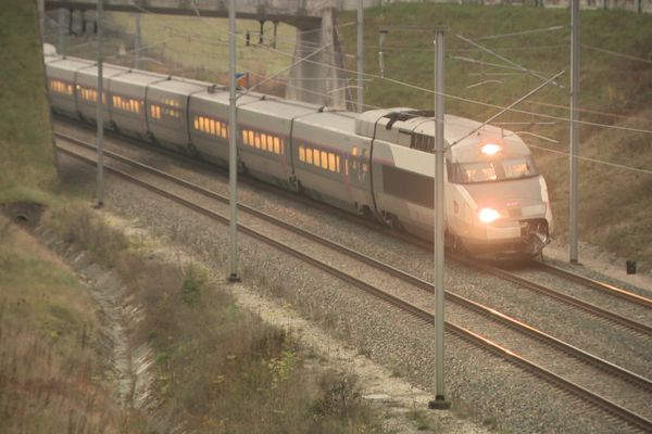 Le TGV reliait Toulon à Strasbourg. Il venait de repartir de la gare de Besançon Franche-Comté.