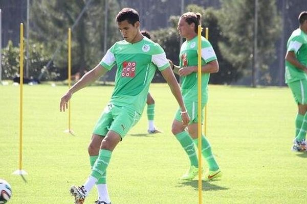 Aissa Mandi, international Algérien (Défenseur Stade de Reims)