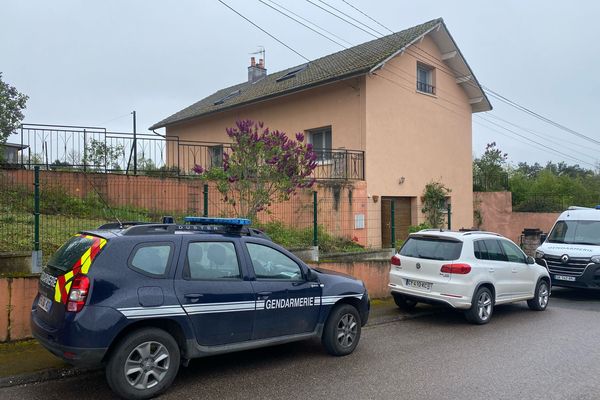 Un cadavre découvert vendredi 19 avril 2024 dans une maison de Bertrichamps. La gendarmerie est sur les lieux.