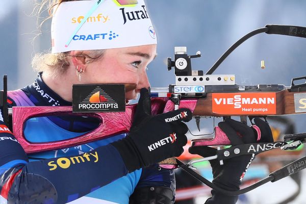 La biathlète jurassienne Lou Jeanmonnot lors de la Coupe du monde de biathlon à Antholz en Italie, le 21 janvier 2024.