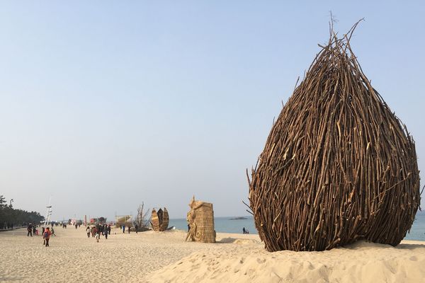 La plage de sable de Gangneung et ses sculptures éphémères