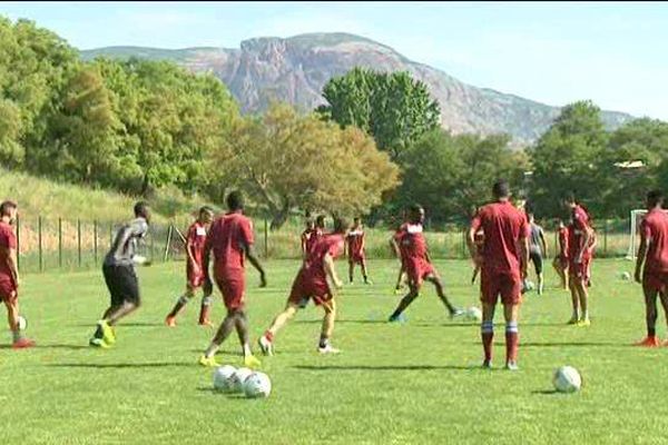 Le Gazélec Ajaccio, qui reçoit Niort, est tout près d'acter sa montée en L1, vendredi pour la 37e journée de L2.