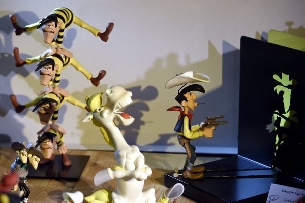 Figurines de Lucky Luke au musée de la figurine originale de Bruxelles (illustration)