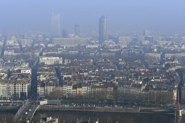 Auvergne Rhone Alpes 1 Habitant Sur 3 Vit A Lyon Saint Etienne Grenoble Ou Clermont Ferrand