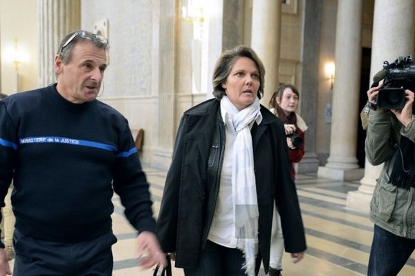 Nathalie Tauziat au tribunal de Lyon pour le procès de son ancien entraîneur Régis de Camaret (20/11/2012)