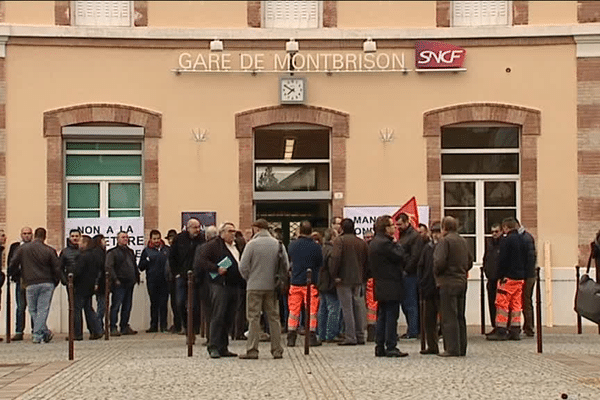 Manifestation contre la suspension de la portion de ligne sncf Montbrison / Thiers