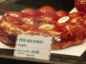 Le pâté aux prunes, une des emblèmes des spécialités culinaires de l'Anjou