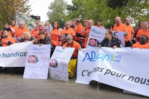 Mobilisation de l'APF durant les 27è Rencontres du transport public à Nantes 