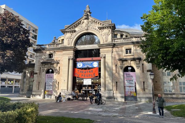 Le théâtre de Champagne occupé par le collectif "Arts en Résistance" le 24 mai 2021