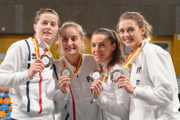 Coupe du monde de sabre dames à Orléans : les Françaises médaille d'argent par équipe