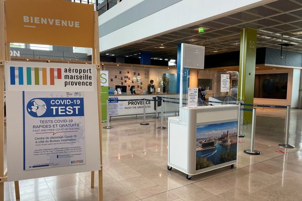 Un centre de dépistage a été crée directement au sein de l'aéroport.