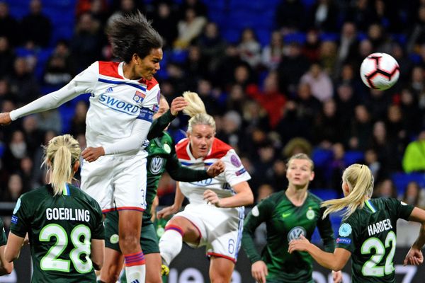 Le 20/03/2019 - QUART DE FINALE ALLER UEFA OL WOLFSBURG  : Le second but lyonnais est marqué par WENDIE RENARD sur une tête