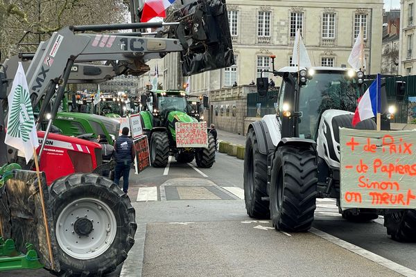 Les agriculteurs en colère devant la préfecture de Nantes, le 25 janvier 2024