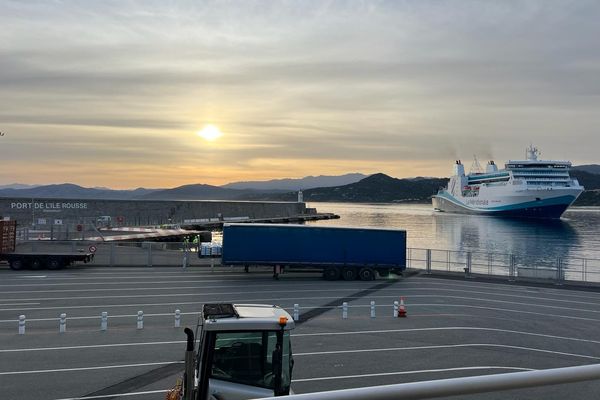 Ce dimanche 7 avril a eu lieu la première traversée entre Toulon et l'Île-Rousse par la Méridionale.