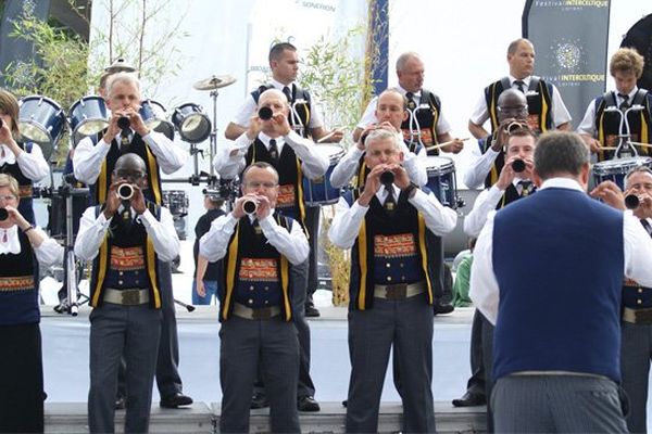 Les sonneurs du bagad de Kemper pendant le festival Interceltique 2012