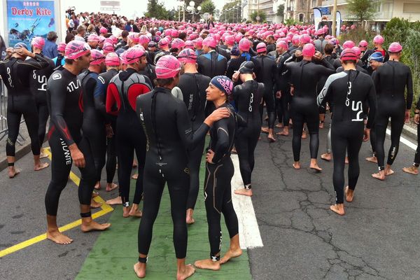 1500 participants encore pour la dernière course du triathlon de La Baule, au total plus de 7000 participants sur deux jours