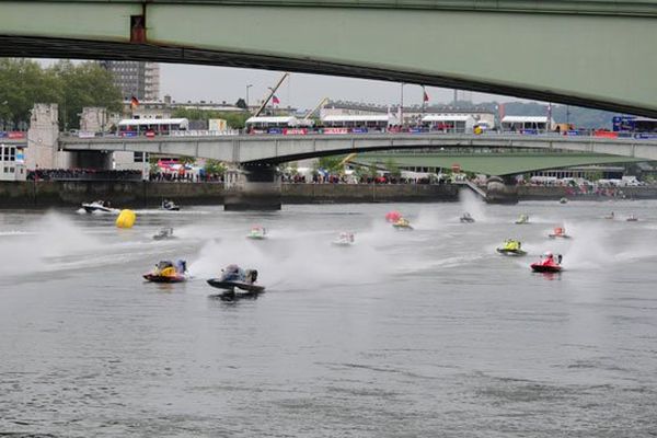 Les 24 heures motonautiques de Rouen (édition 2015)