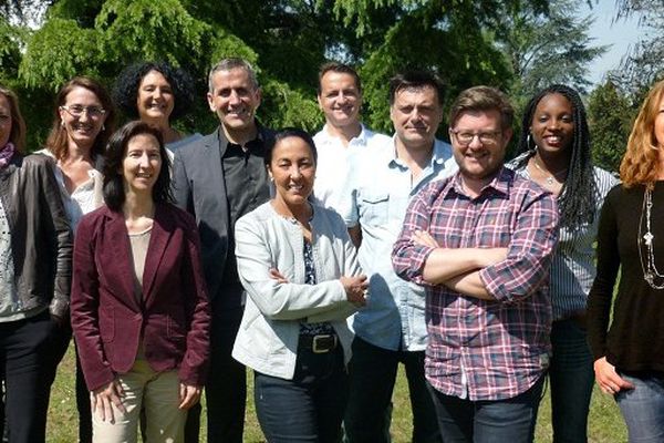 Sur la photo, de gauche à droite, l'équipe de France 3 Tarn :
Corinne Carrière (journaliste), Isabelle Cadène (Assistante), Miryam Brisse (journaliste), Nathalie Fournis (journaliste), Christophe Chassaigne (Rédacteur en Chef), 
Aziza Poittevin (journaliste), Jean-Marc Lassaga (Monteur), Nicolas Bonduelle (journaliste), Sylvain Duchampt (journaliste), Christelle Sivatte (journaliste), 
Evelyne Hebert (monteuse). Absent de la photo : Bernard Orosco (journaliste).
