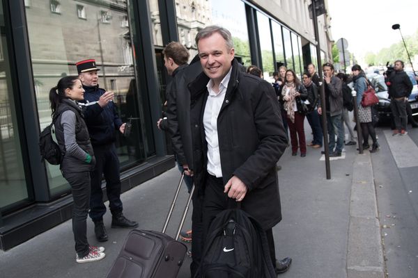 Le 8 Avril 2014, Francois de Rugy aux abords de l assemblee nationale