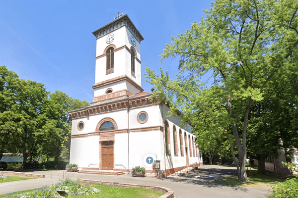 L'église Saint-Louis, à Saint-Louis (Haut-Rhin), juillet 2019.