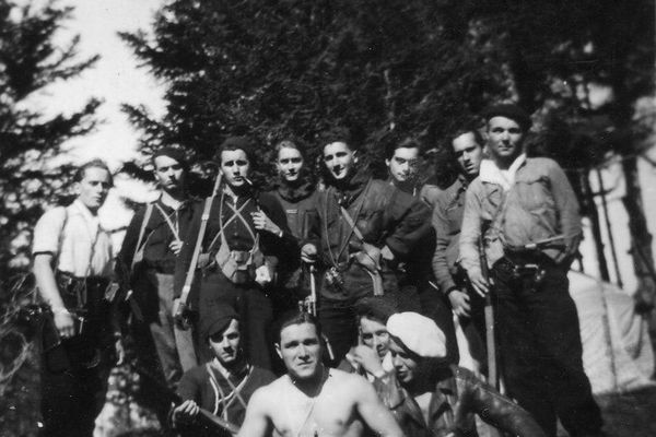 Le groupe de maquisards haut-jurassien de Henri Perceval, qui a combattu le 7 avril au bois de La Versanne, près de Larrivoire, en 1944.
