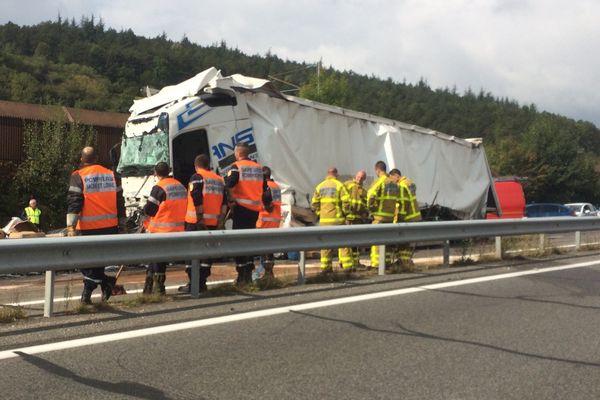 L'accident s'est produit sur la RCEA, à hauteur de la Roche Vineuse.