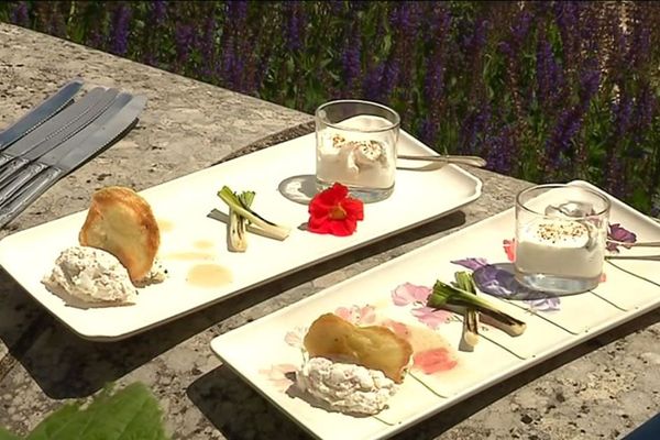 Déclinaison de mises en bouche au fromage de chèvre du Poitou préparée par Marlène.